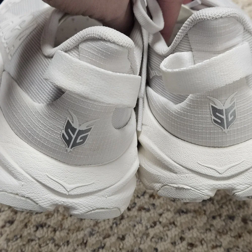 Hoka One One Speedgoat 6 White Women's‎ Size 8.5B Trail Running Athletic Sneaker